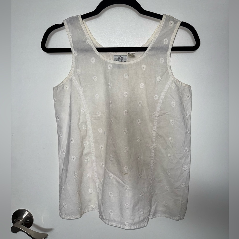 Elegant Vintage White Sleeveless Top